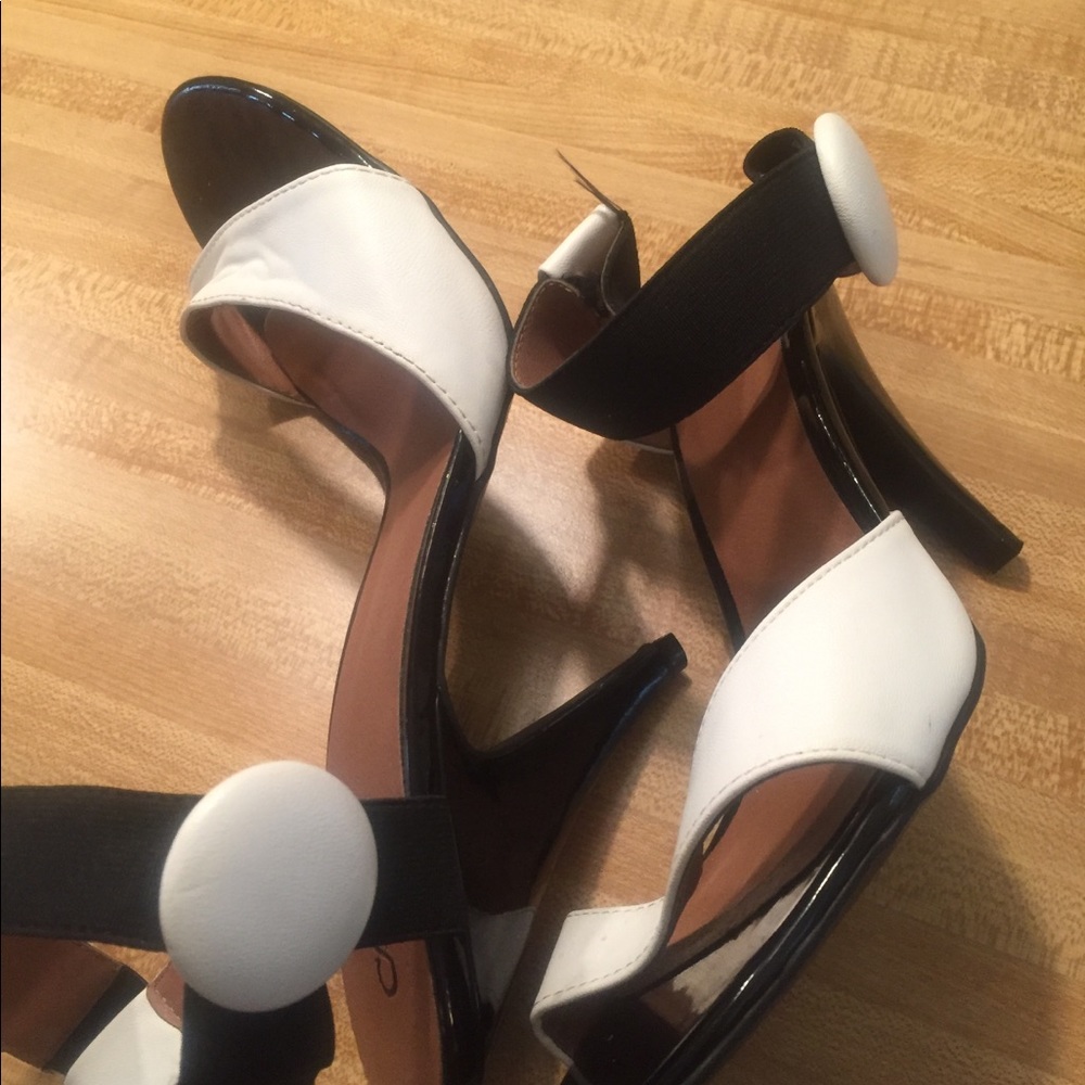 White Elastic Ankle Sandles